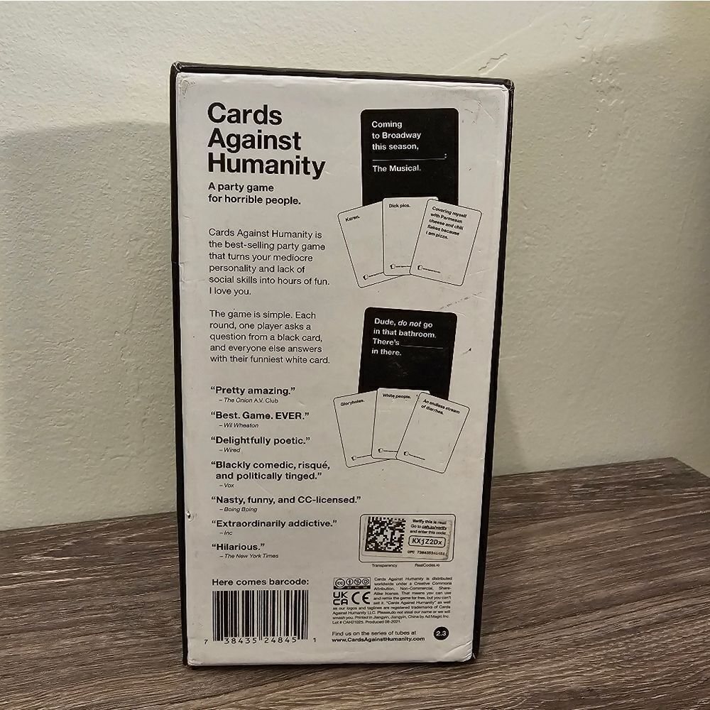 Cards Against Humanity Main Party Pack - Picture 2 of 3